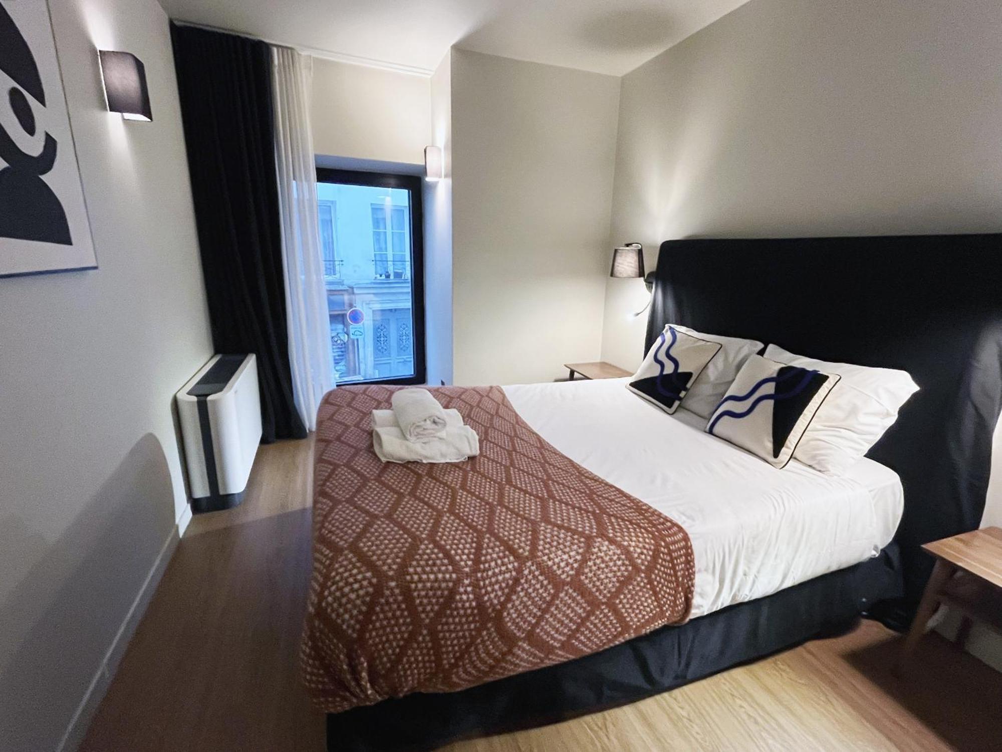 Urban Flat 133 - Ponceau 4 Bedroom * Paris