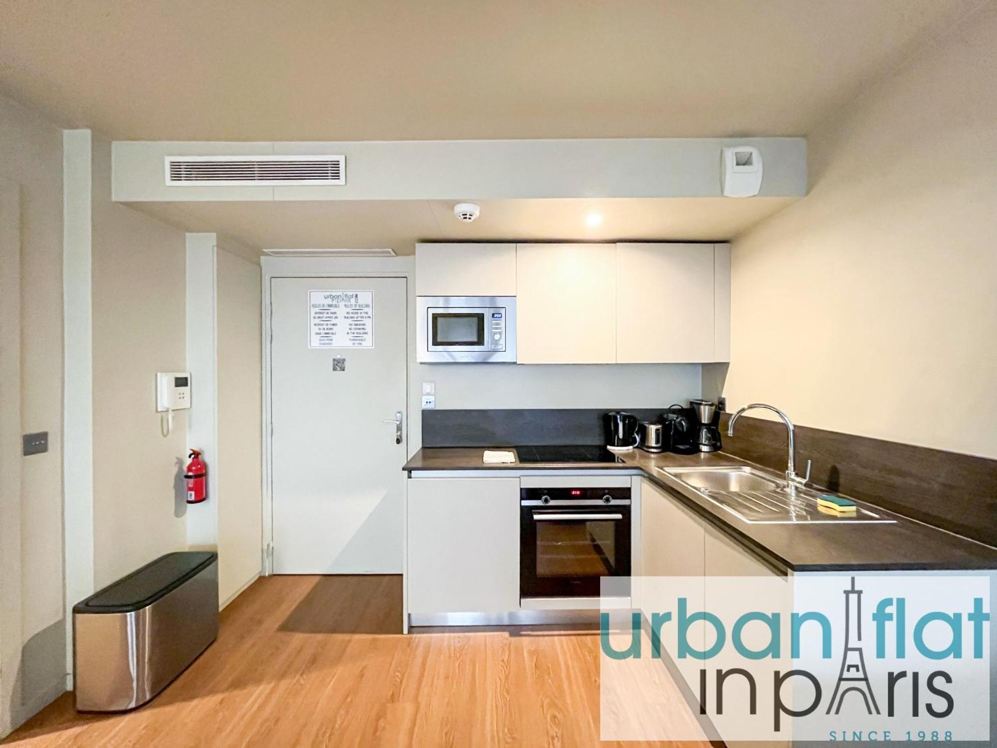 Urban Flat 133 - Ponceau 4 Bedroom Apartment Paris